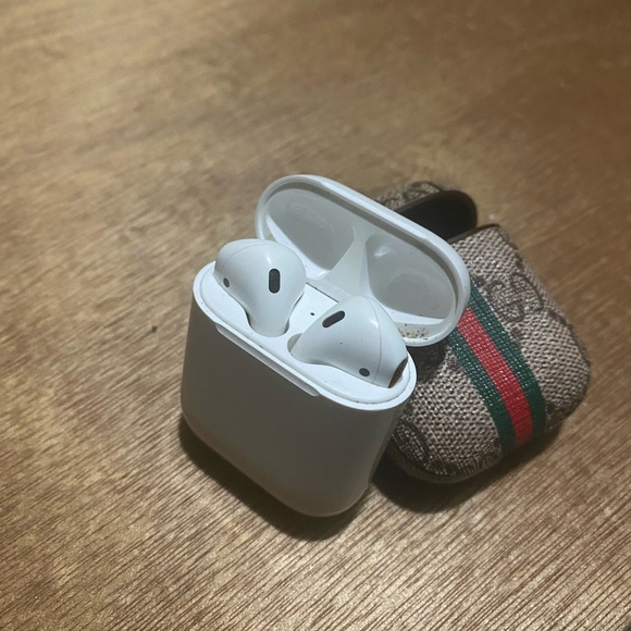Apple airpods